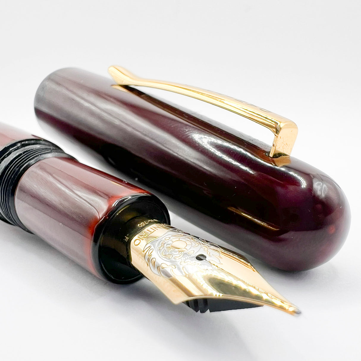 Danitrio Tami-Nuri Red  Urushi  Hand Painted Lacqueron Mikado Over-Sized Fountain Pen  - Fine 18kt Gold Nib