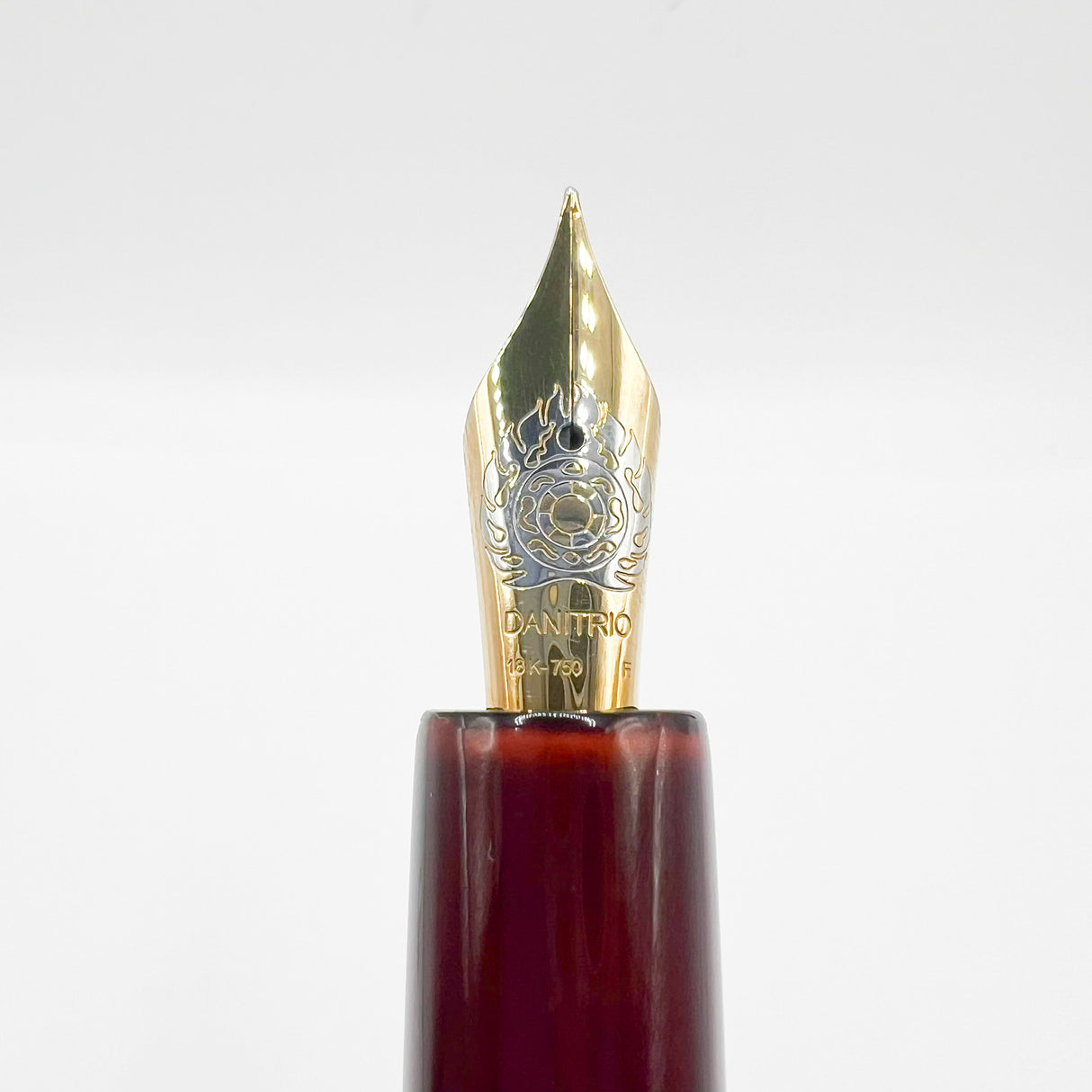 Danitrio Tami-Nuri Red  Urushi  Hand Painted Lacqueron Mikado Over-Sized Fountain Pen  - Fine 18kt Gold Nib