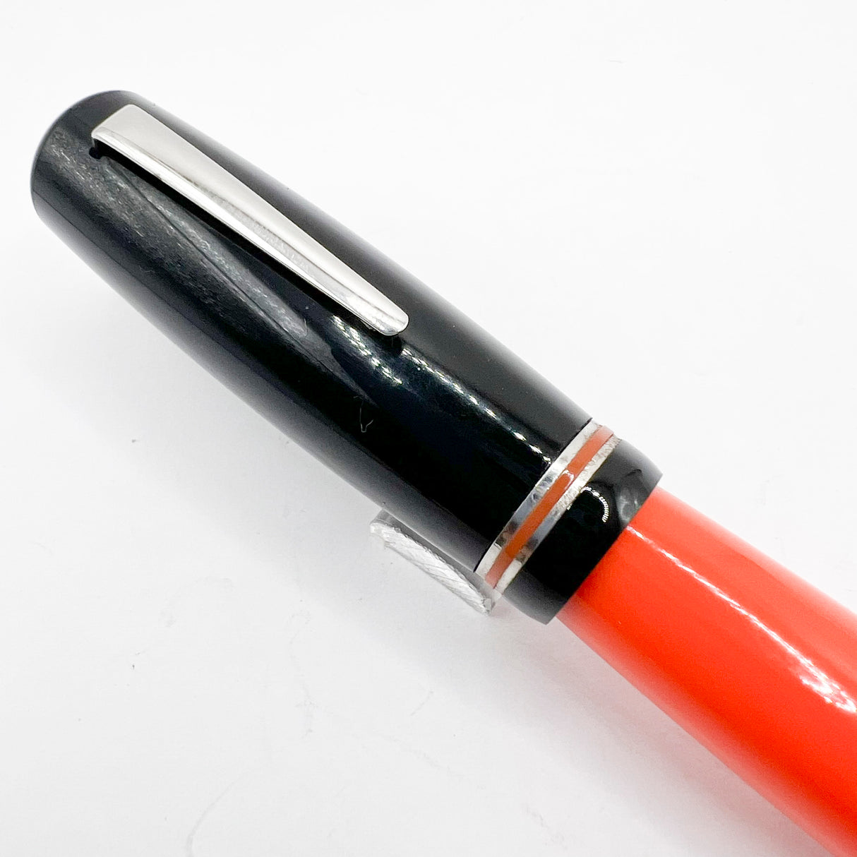 Delta #366 Fountain Pen - Black Cap/Orange Barrel -  Medium 18kt Gold Nib