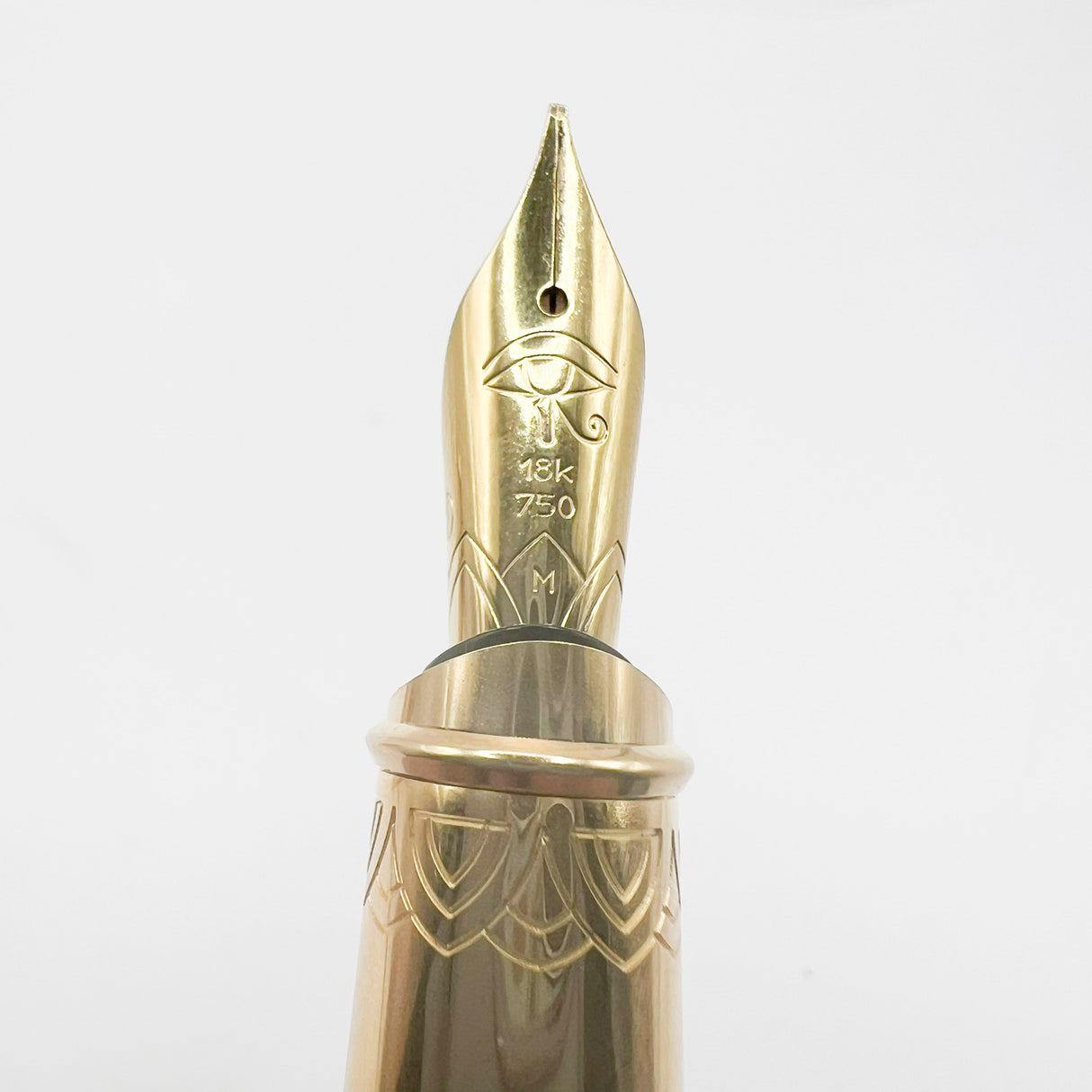 S.T. DuPont Pharoah Limited Edition Fountain Pen - Medium 18kt Gold Nib - MINT - EXQUISITE!