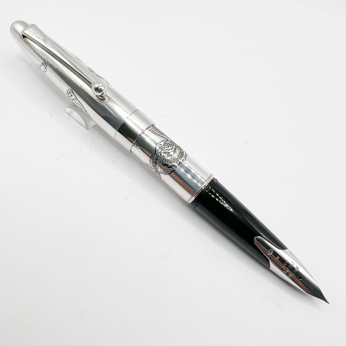 Pilot Sterling Silver Dragon Fountain Pen - Medium 18kt Gold Nib