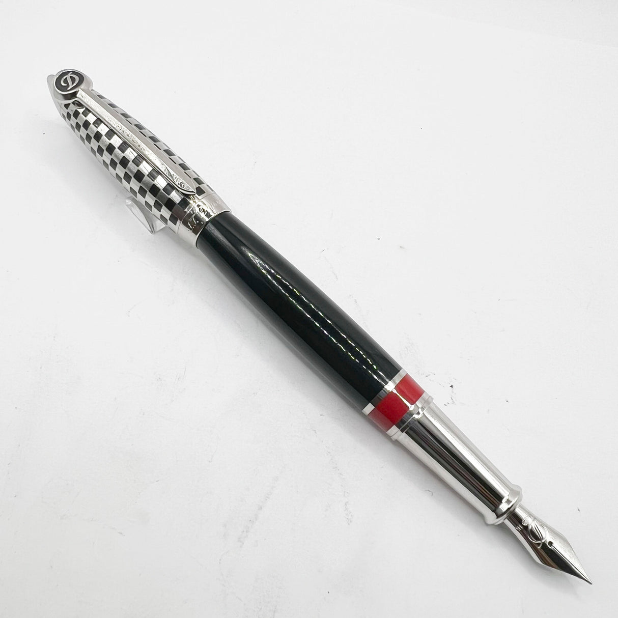 S.T.Dupont F1 Grand Prix Limited Edition Fountain Pen -  Medium 18kt Gold Nib