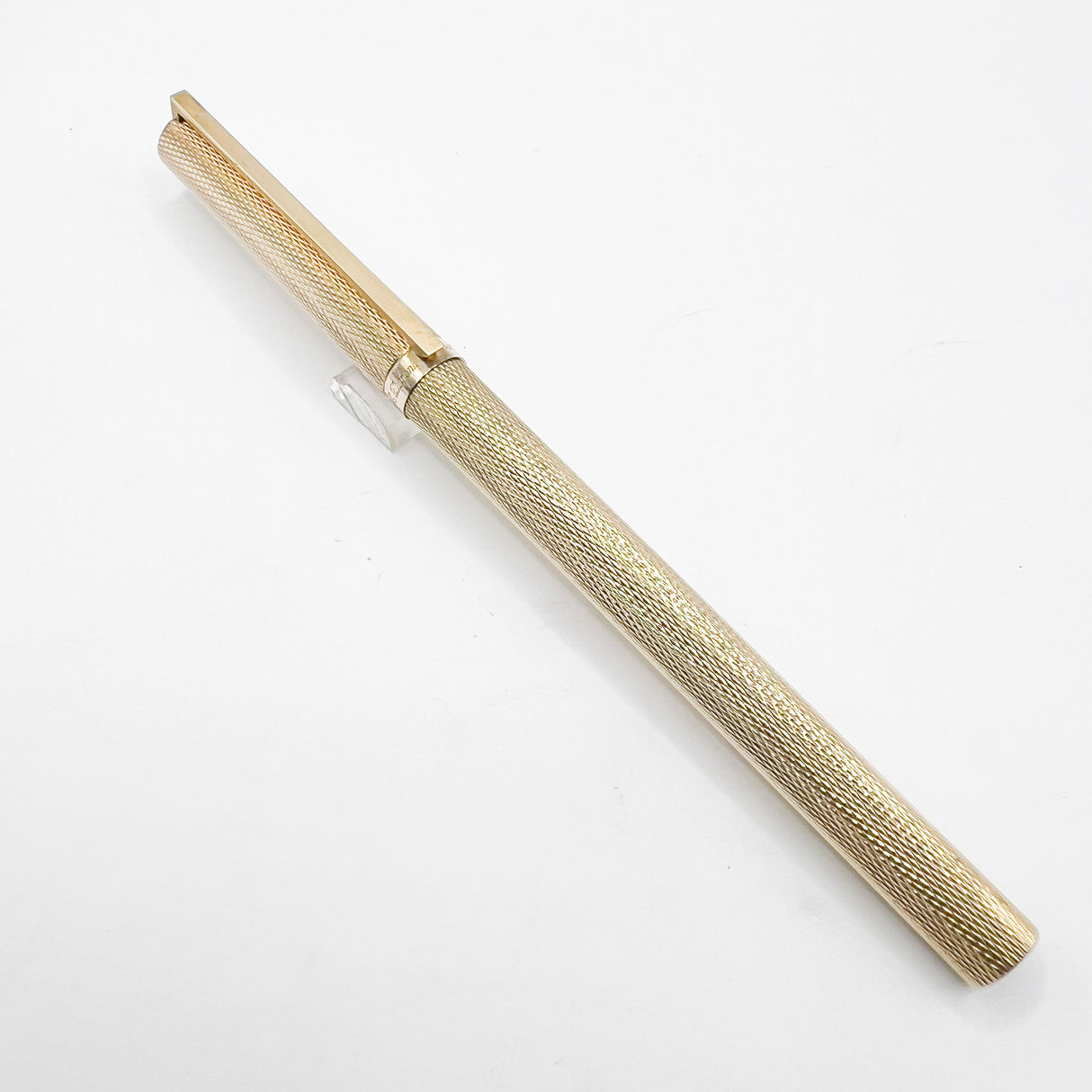 S.T. Dupont Full Covered Gold-Plated Barleycorn Classic  Fountain Pen- Medium 18kt Gold Nib