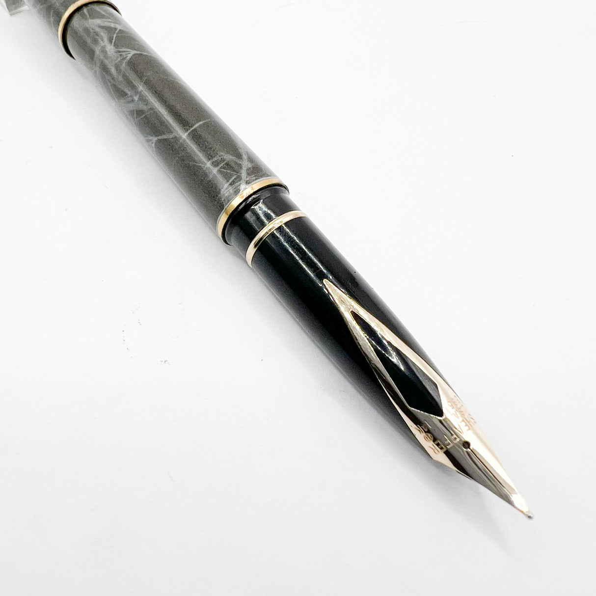 Sheaffer Full Size Targa Gray Ronce Fountain Pen - Fine  14kt Kt Gold Nib