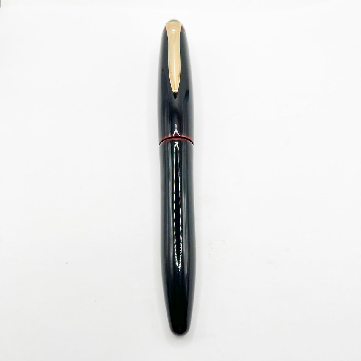 Platinum Izumo Urushi Akatame (Red) Oversized Fountain Pen - Medium 18 Kt Gold Nib