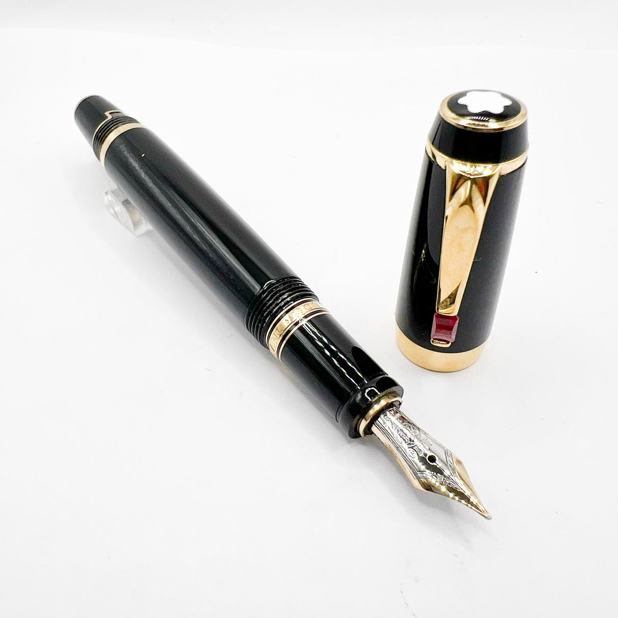 Montblanc Boheme Black Retractable Nib Fountain Pen- Fine 14 Kt Gold Nib