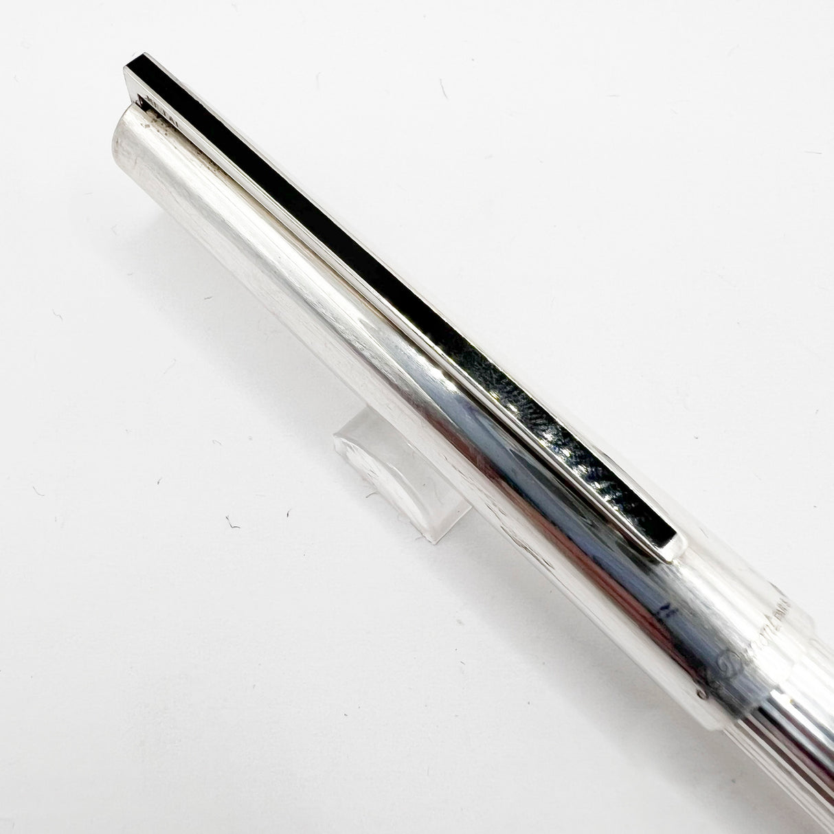 S.T. Dupont Sterling Silver - Smooth Cap/Fluted Barrel Classic Fountain Pen- Fine 18kt Gold Nib