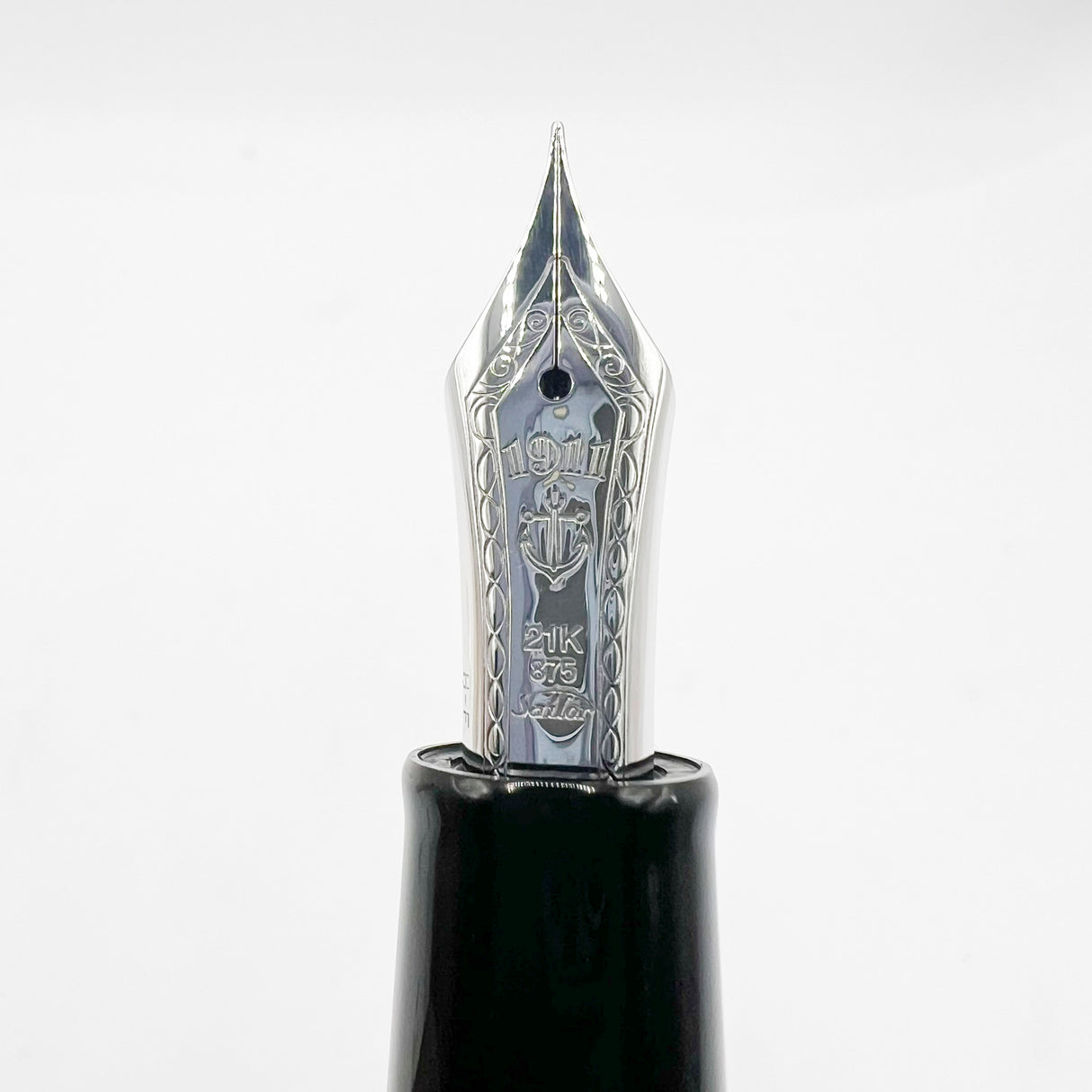 Sailor Professional Gear Ivory Resin Fountain Pen - Fine 21 Kt Gold Nib