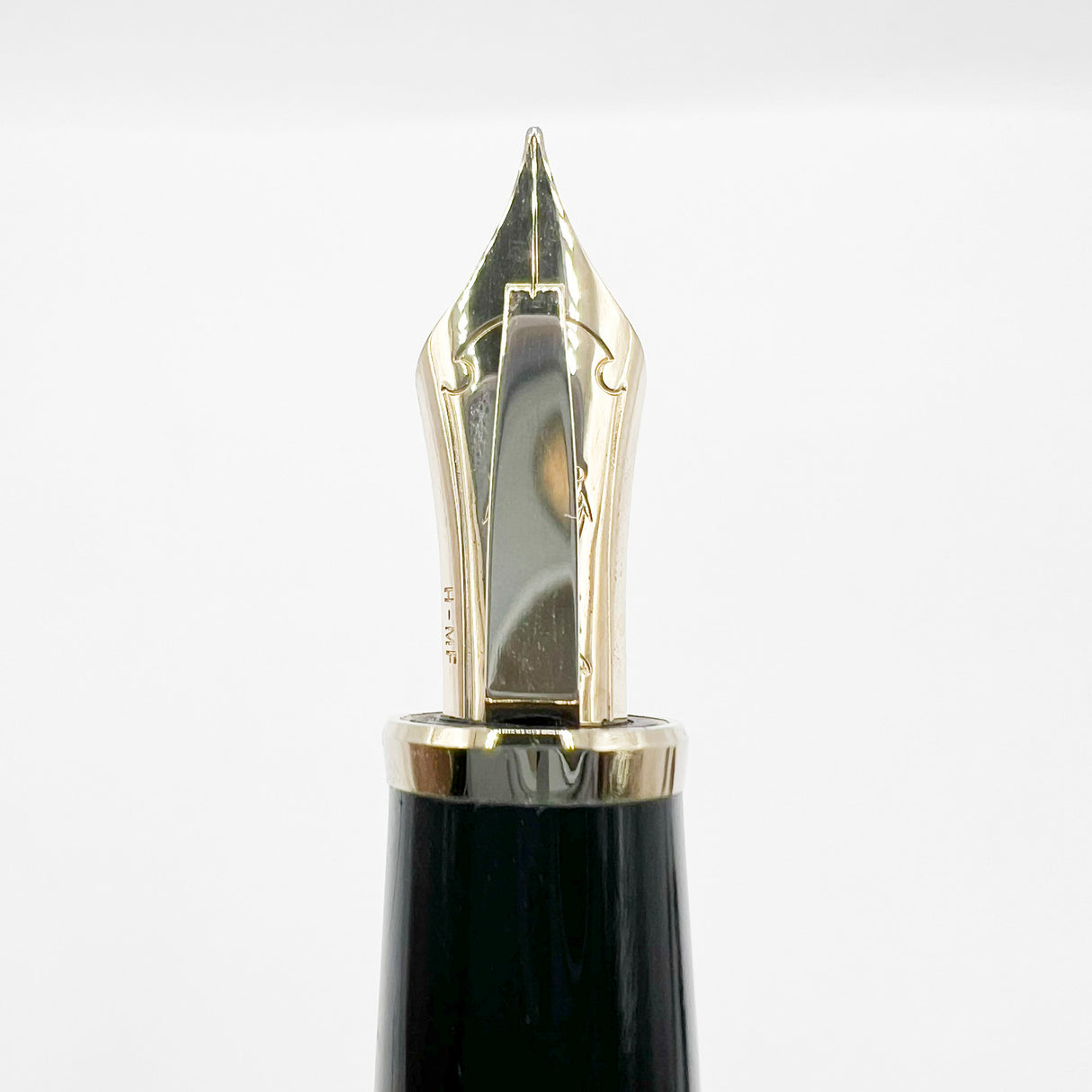 Sailor Imperial Magellan Style Limited Edition Fountain Pen for Levengers - Medium/Fine 14kt Gold EMPEROR Nib !!!!