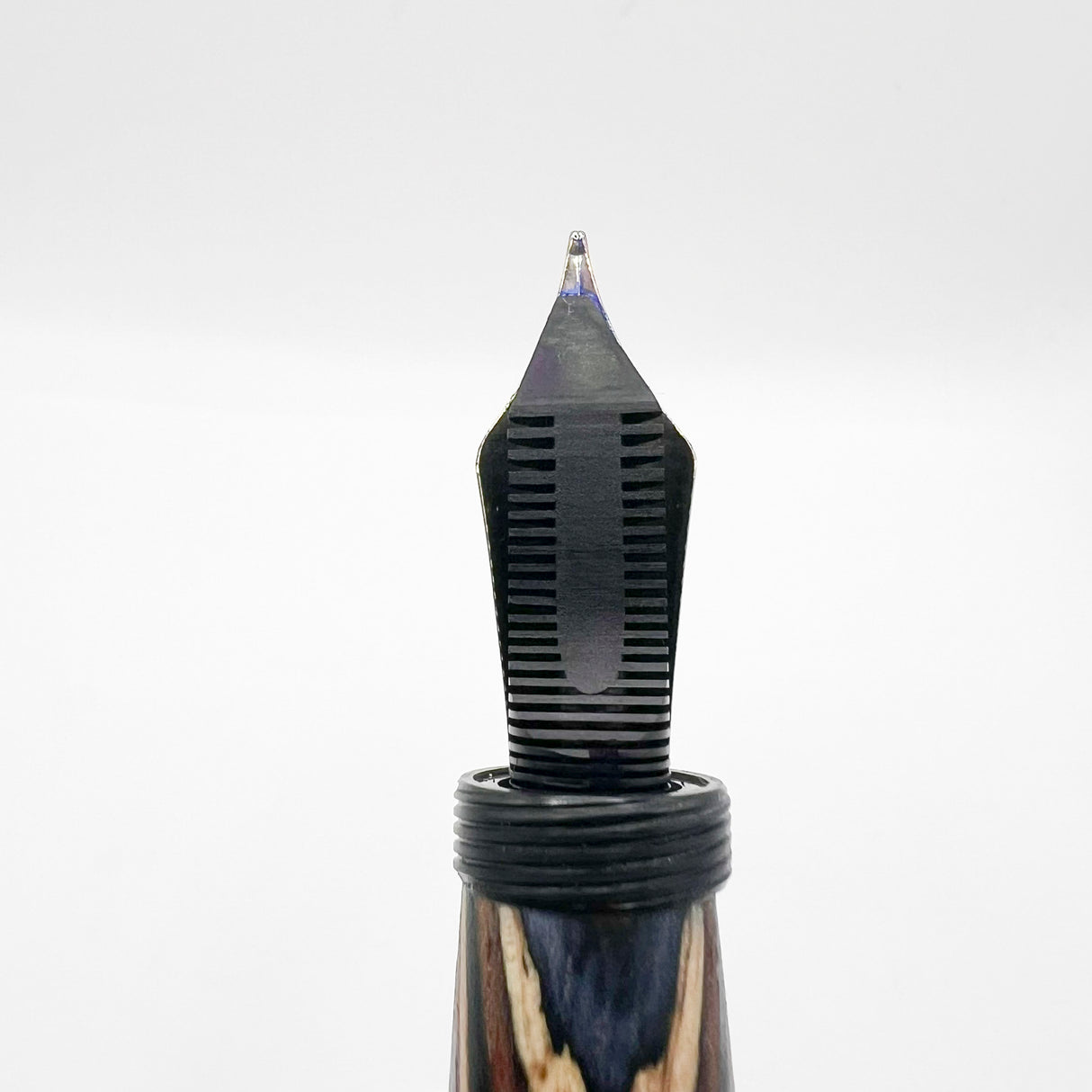 Oldwin (France) Oversized Wood Spina Fountain Pen -  Flexible Large #8 Medium 18kt Gold Nib