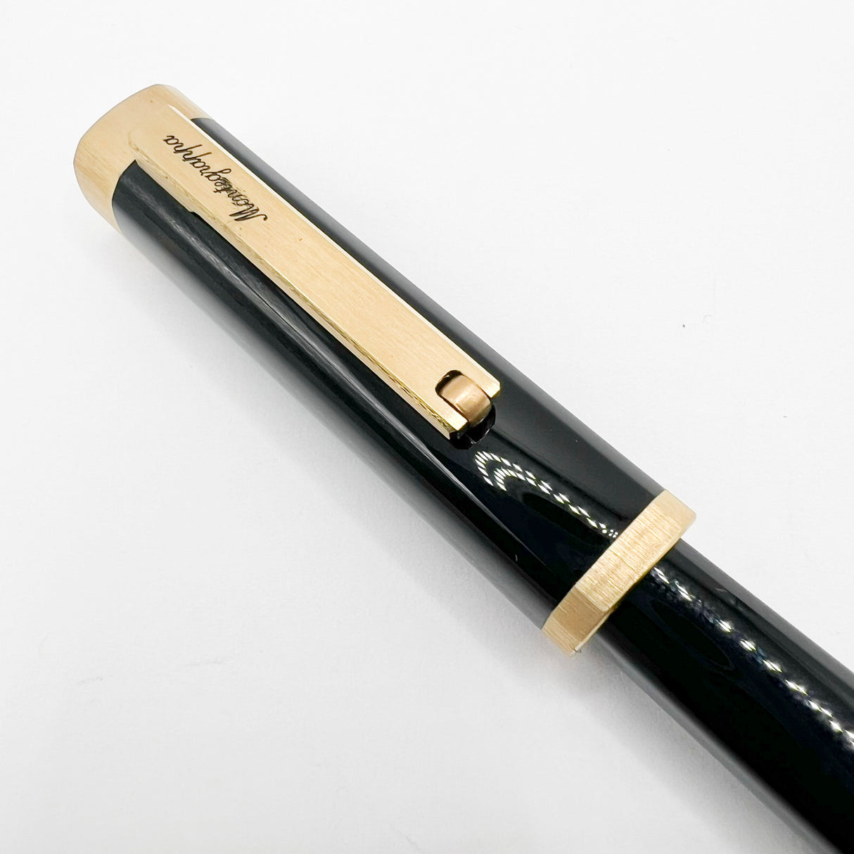 Montegrappa Zero Elegant Black 4-Sided Fountain Pen with Rounded  Corners- Medium 14kt Gold Nib