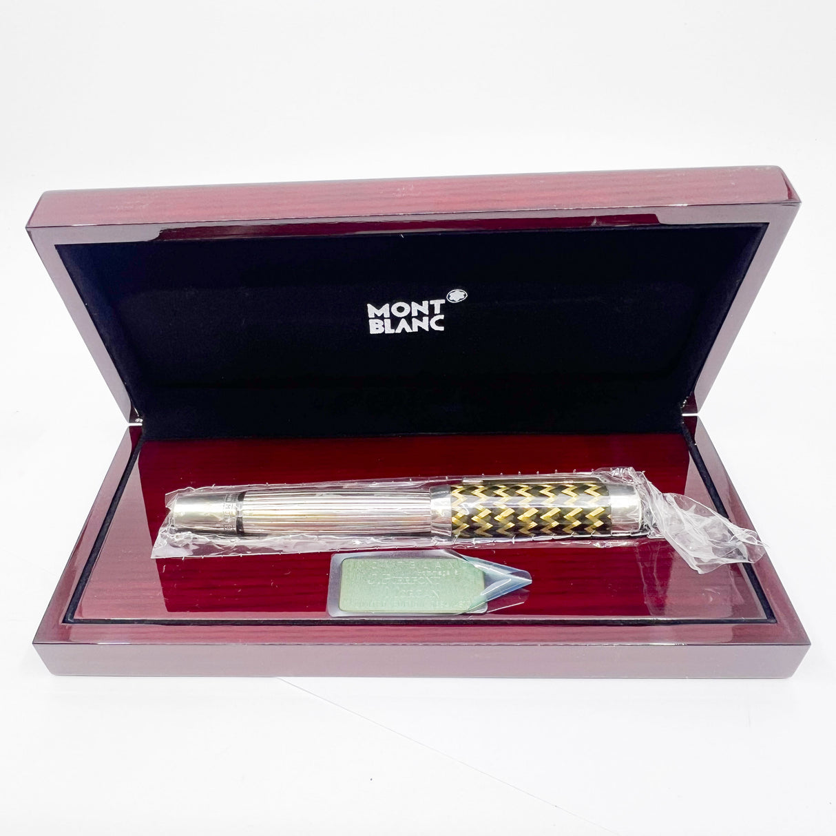Montblanc J.P. Morgan 2004 Patron Of The Arts Limited Edition  Fountain Pen - Medium 18kt Gold Nib