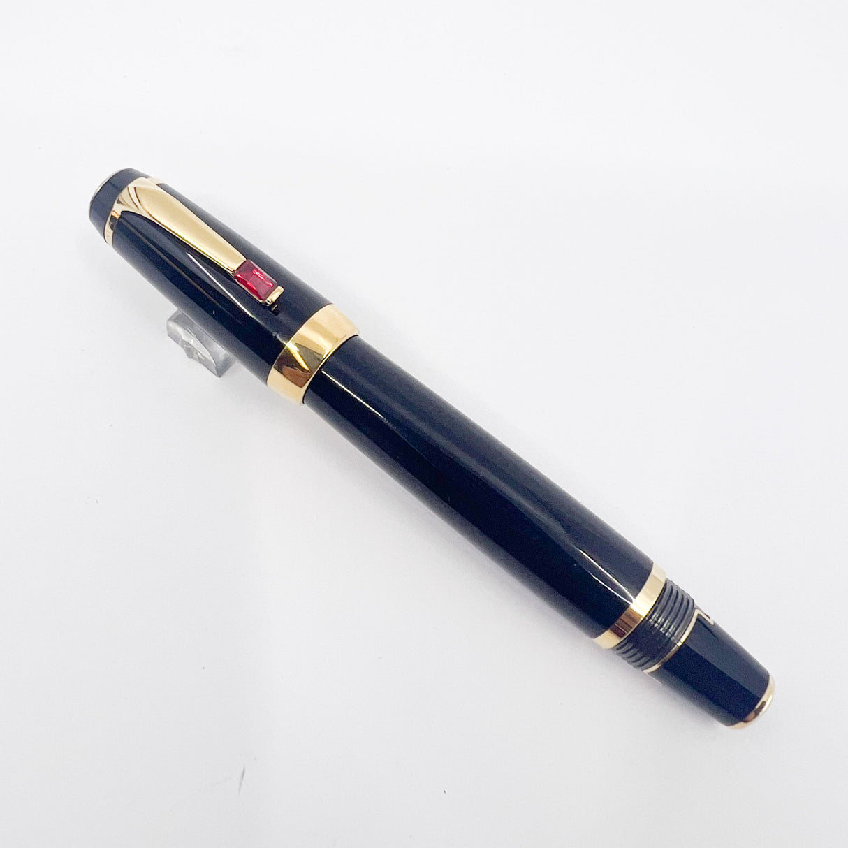 Montblanc Boheme Rouge - Black Resin Fountain Pen - Retractable  Medium 14kt Gold Nib