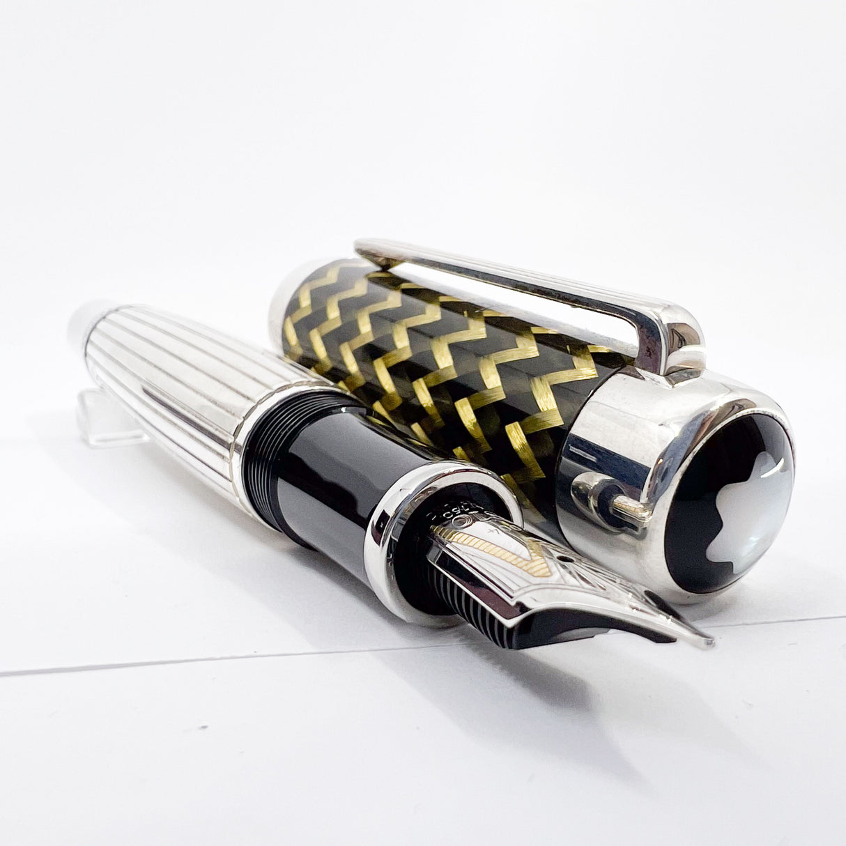 Montblanc J.P. Morgan 2004 Patron Of The Arts Limited Edition  Fountain Pen - Medium 18kt Gold Nib