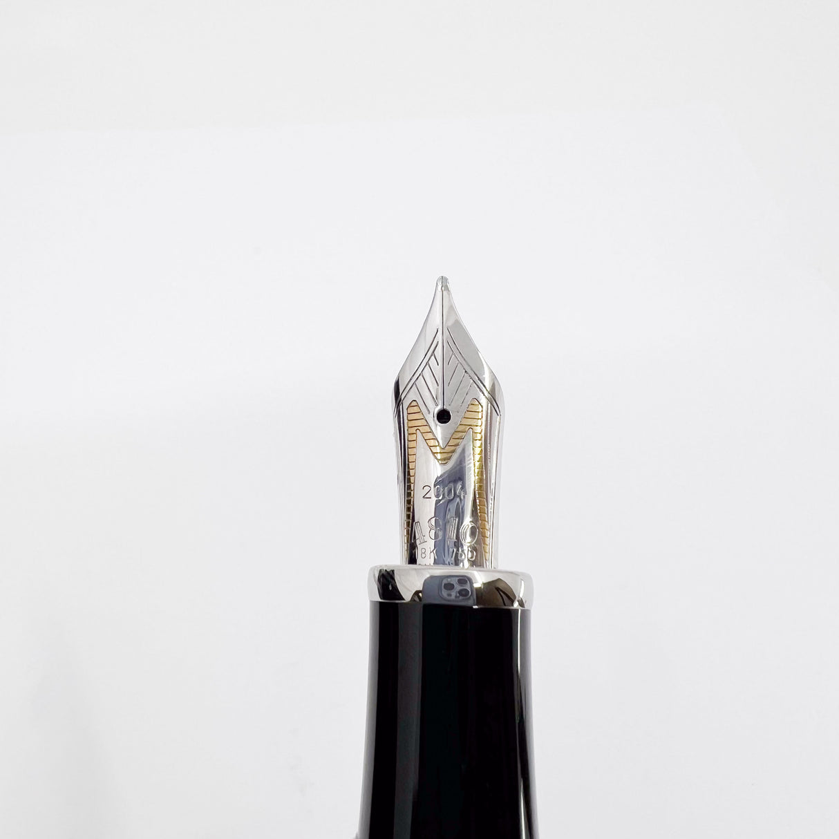 Montblanc J.P. Morgan 2004 Patron Of The Arts Limited Edition  Fountain Pen - Medium 18kt Gold Nib