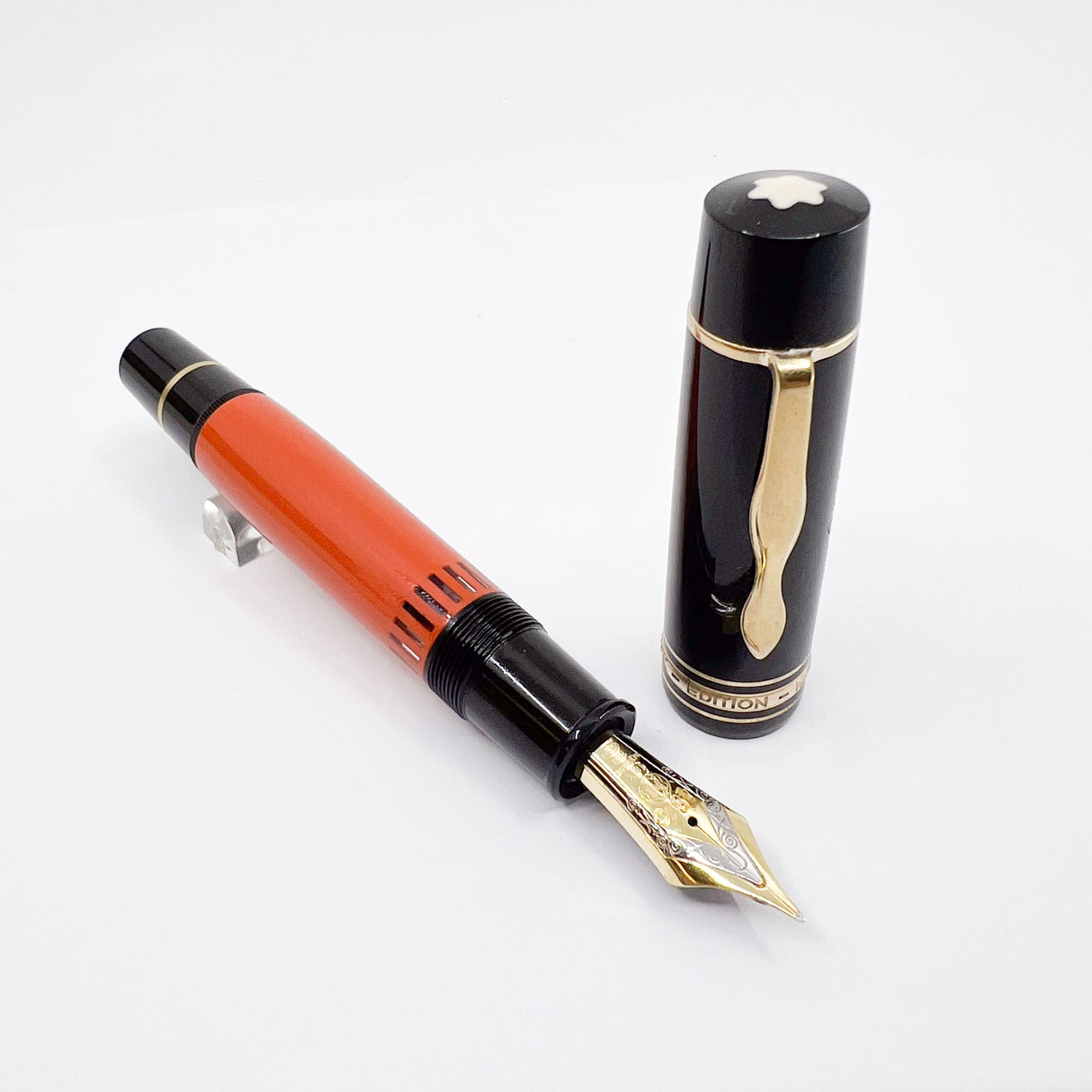 Montblanc Ernest Hemingway Writer's Limited Edition Fountain Pen - Fine 18kt Gold Nib
