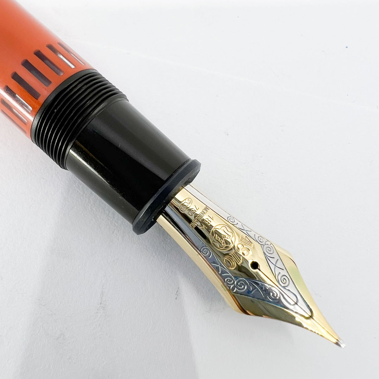 Montblanc Ernest Hemingway Writers Series Limited Edition Fountain Pen  - Medium 18kt Gold Nib