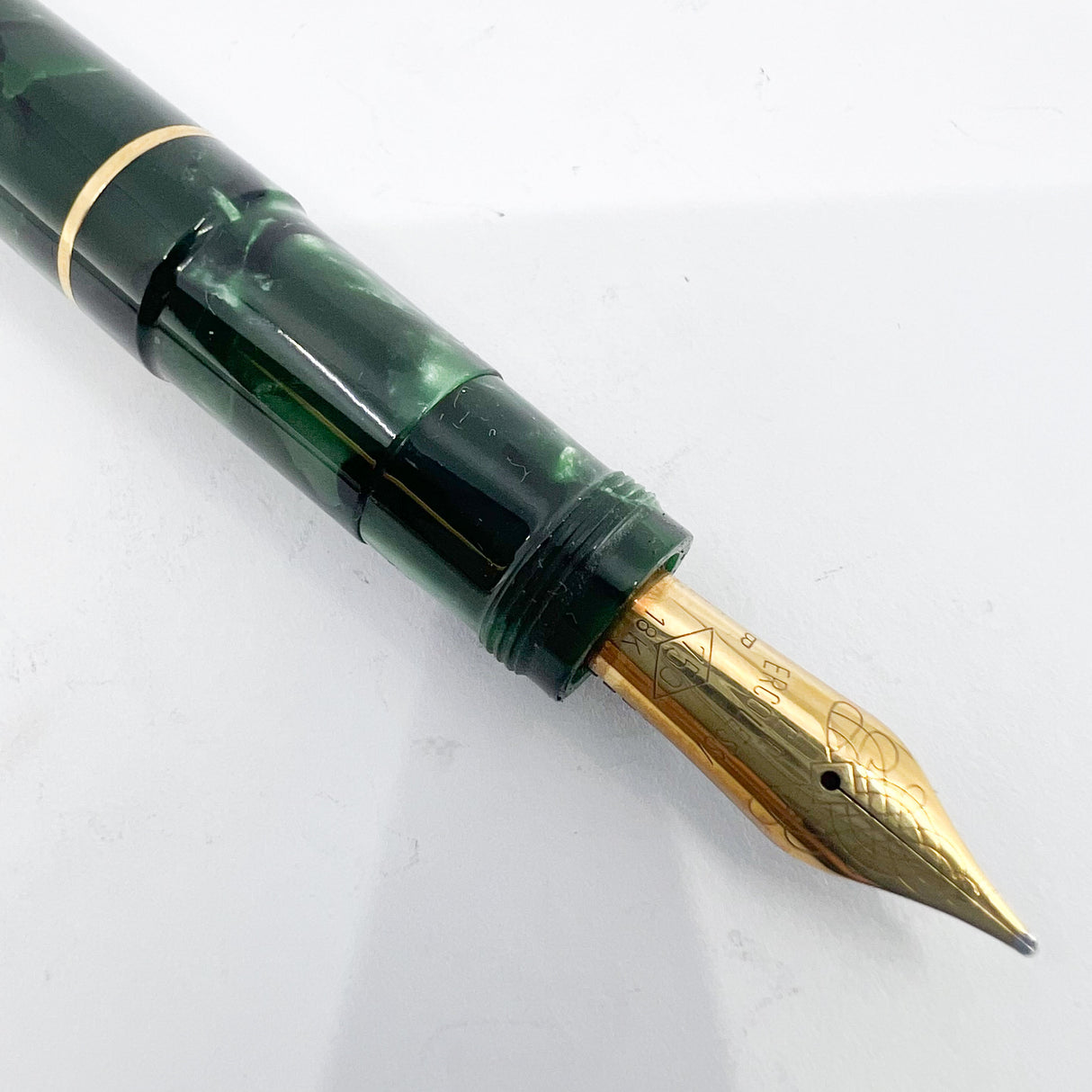 OMAS E.E. Ercolessi Marbled Green Celluloid Limited Edition Fountain Pen - Broad 18kt Gold Nib