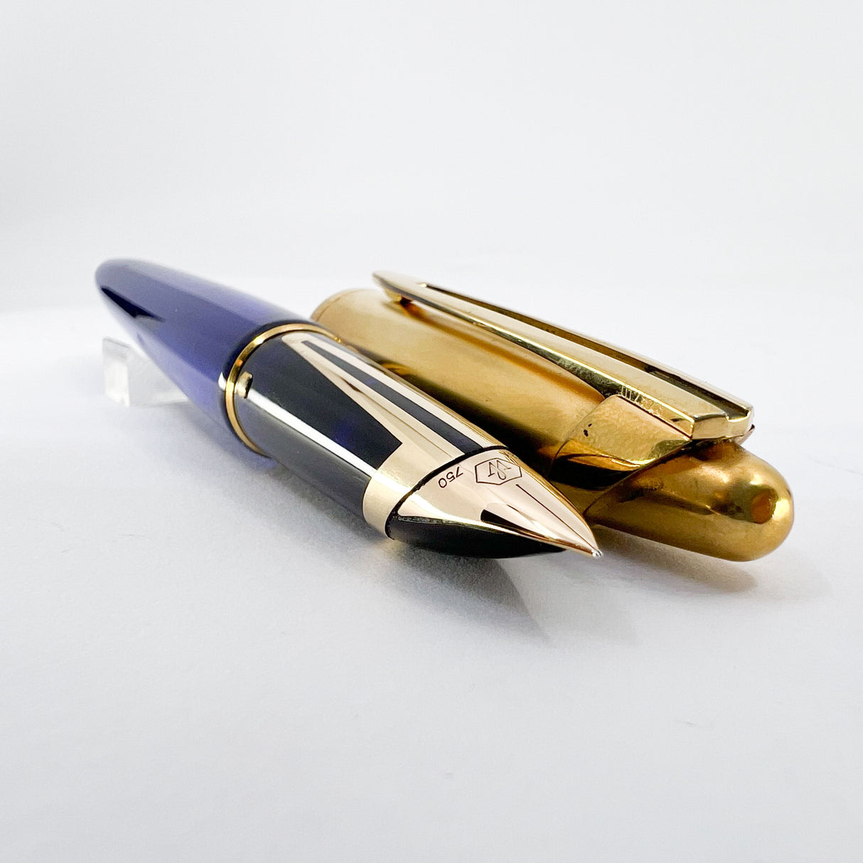 Waterman Edson Blue Translucent Fountain Pen - Fine 18kt Gold  Nib