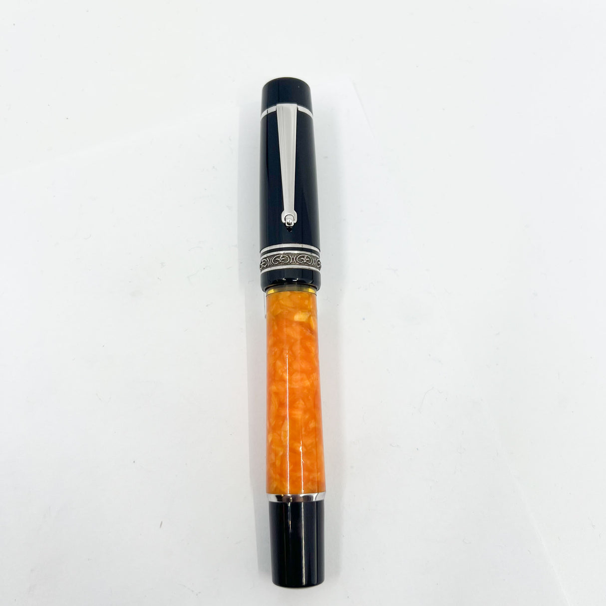 Delta  DolceVita Mid-Size, Piston Fill .925 Sterling Silver Trim Fountain Pen -  Broad 14kt Gold Nib