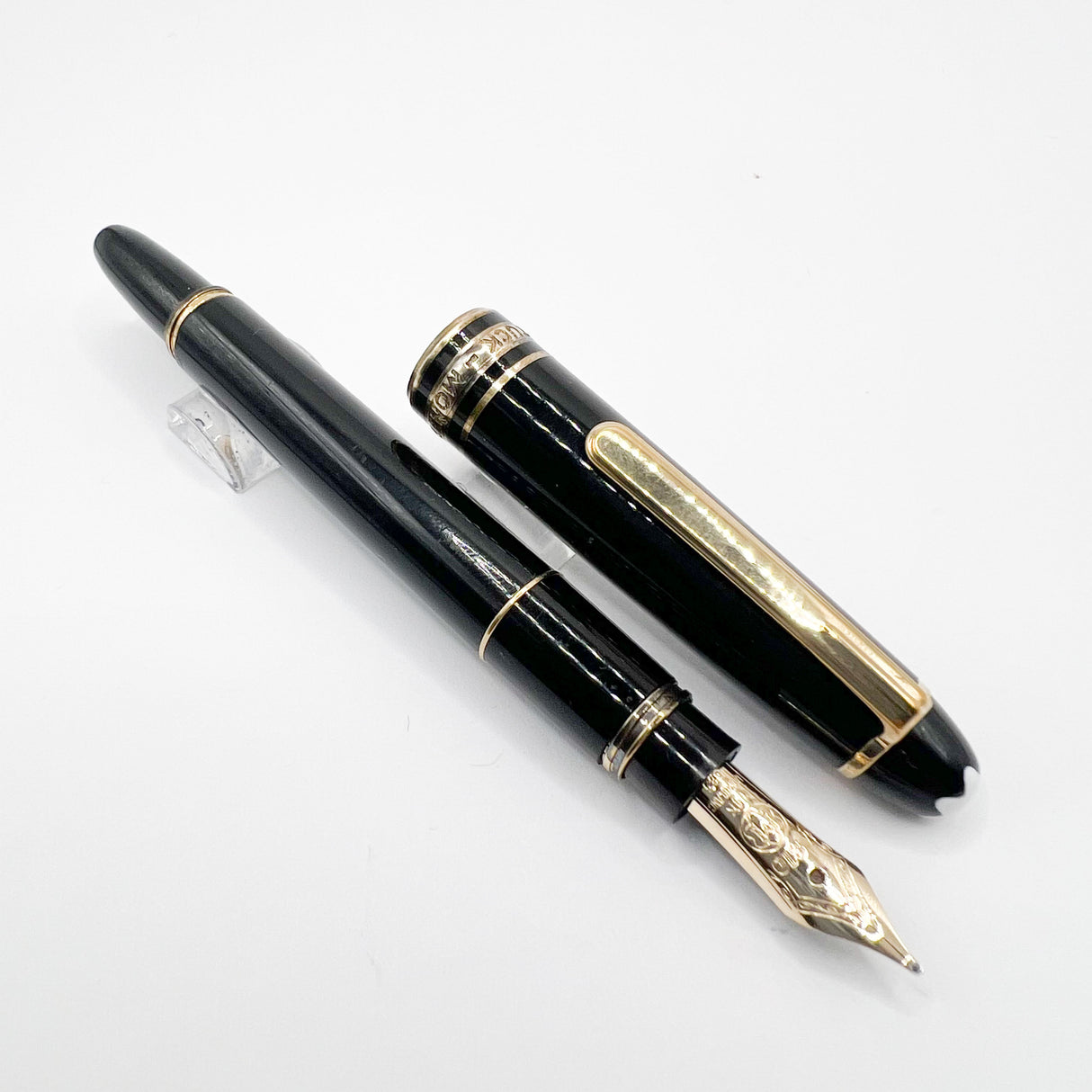 Montblanc Meisterstuck Mozart Black Resin Fountain Pen - Medium 14kt Gold  Nib