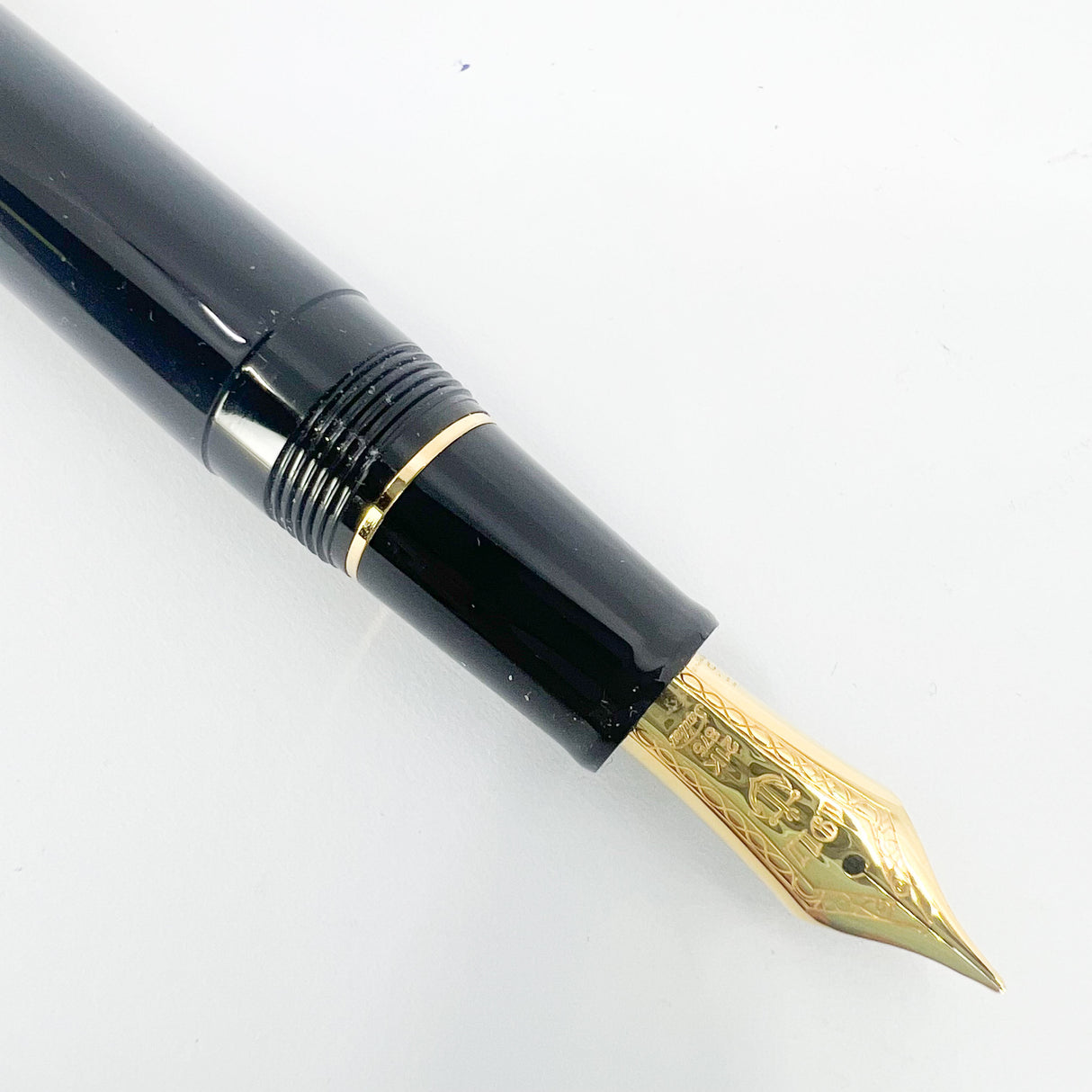 Sailor Black 1911L Large Fountain Pen  - Broad 21kt Gold Nib