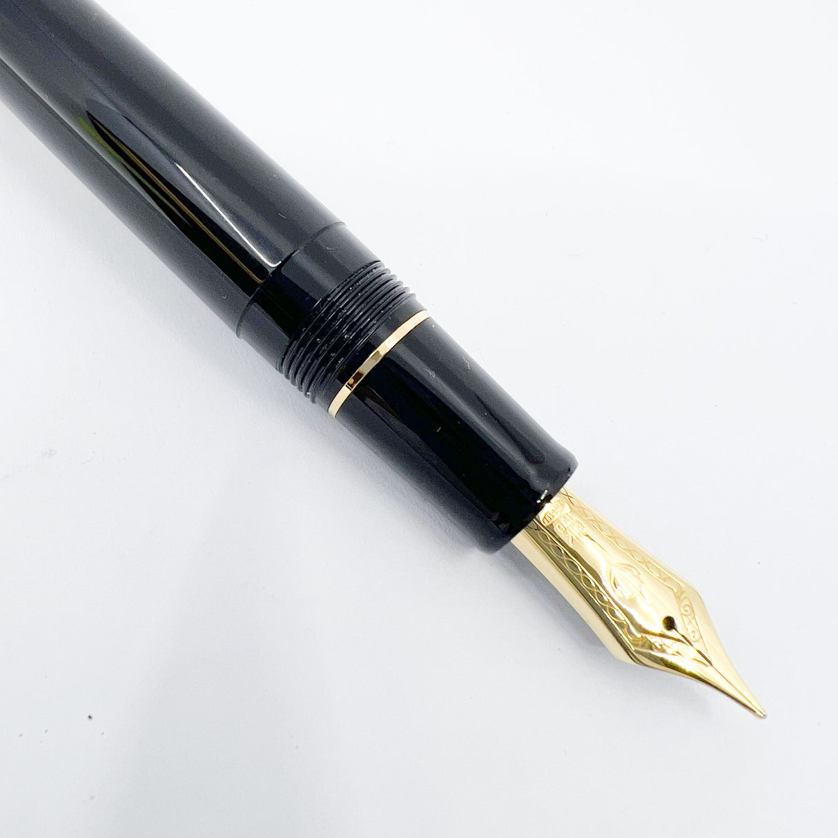 Sailor Black 1911L Large Fountain Pen  - Broad 21kt Gold Nib