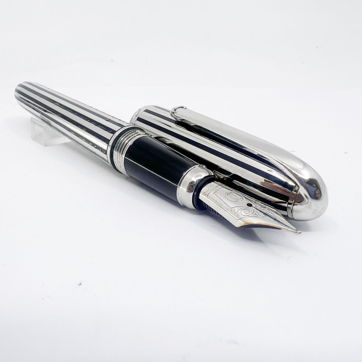 Louis Cartier Dandy Platinum Plated & Black Lacquered Striped Limited Edition Fountain Pen - Medium 18kt Gold Nib - A Perfect User!