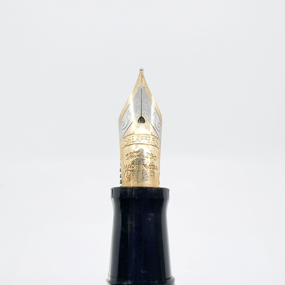 Sheaffer Nostalgia Gold Vermeil  Fountain Pen - Medium 18kt Gold Nib