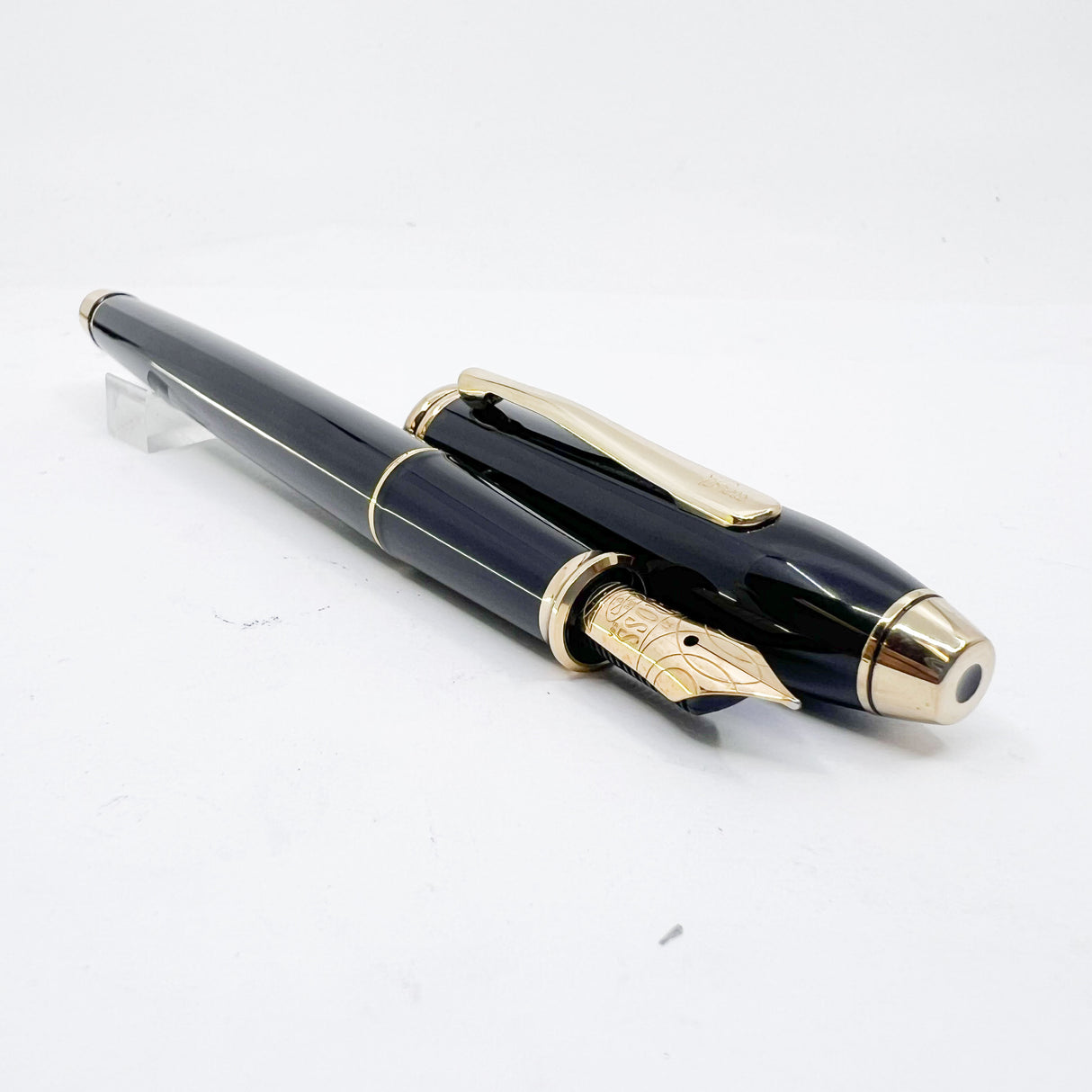Cross Townsend Glossy Black Lacquer Fountain Pen - Fine 14kt Gold Nib - Made in USA