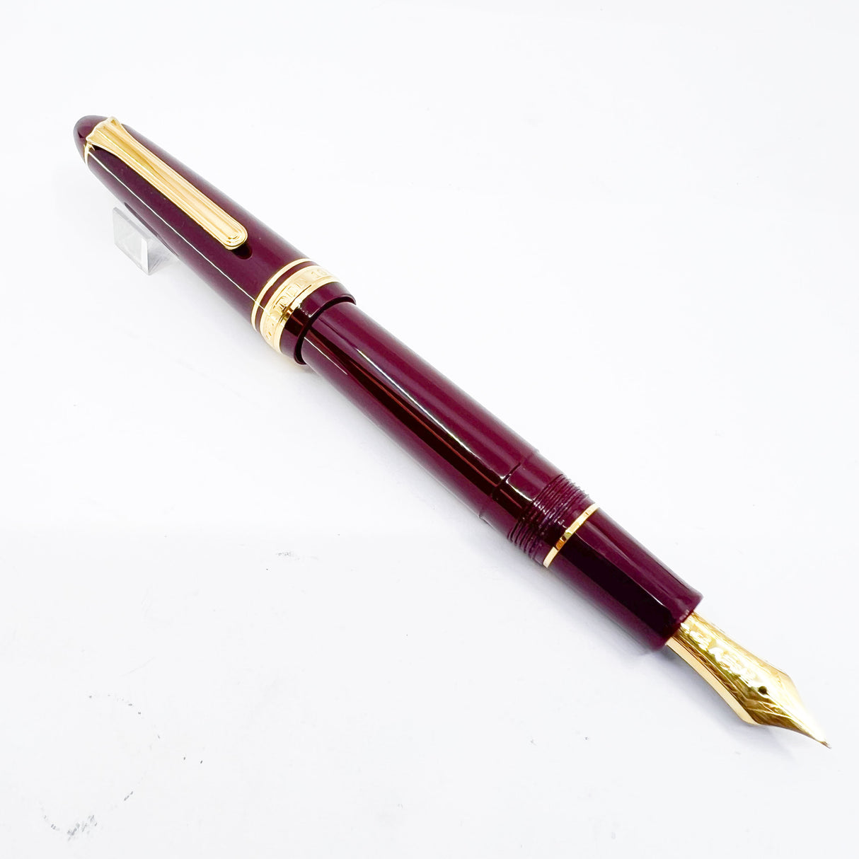 Sailor 1911 Standard Size Glossy Maroon Fountain Pen - Fine 14kt Gold Nib