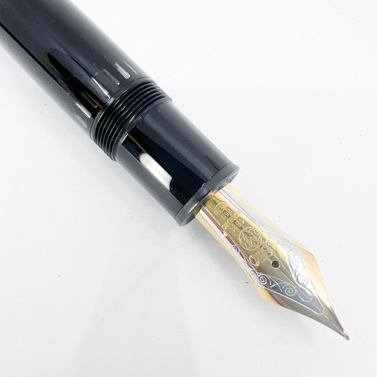 Montblanc Meisterstuck #149 (Largest) Fountain Pen   -   Fine 18kt Gold Nib - MINT!