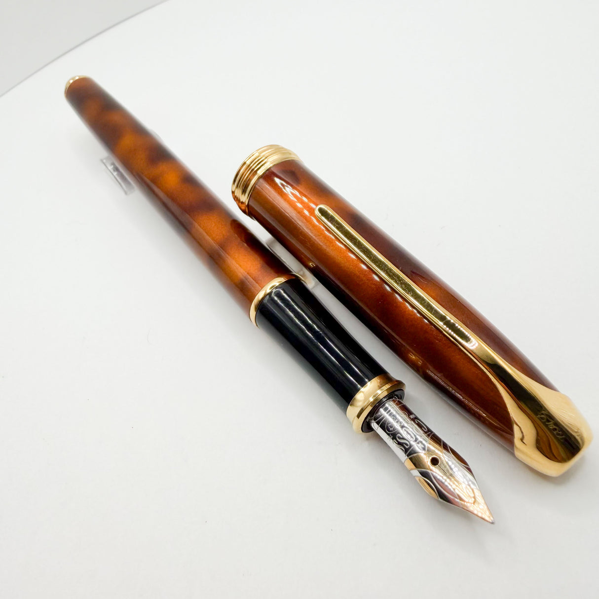 Cross Pinnacle Amber Marble Lacquer Fountain Pen -  Medium 18kt Gold Nib  -Scarce!
