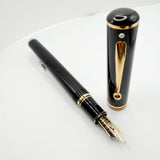 Sheaffer Connaisseur Black Fountain Pen - Medium 18kt Gold Nib