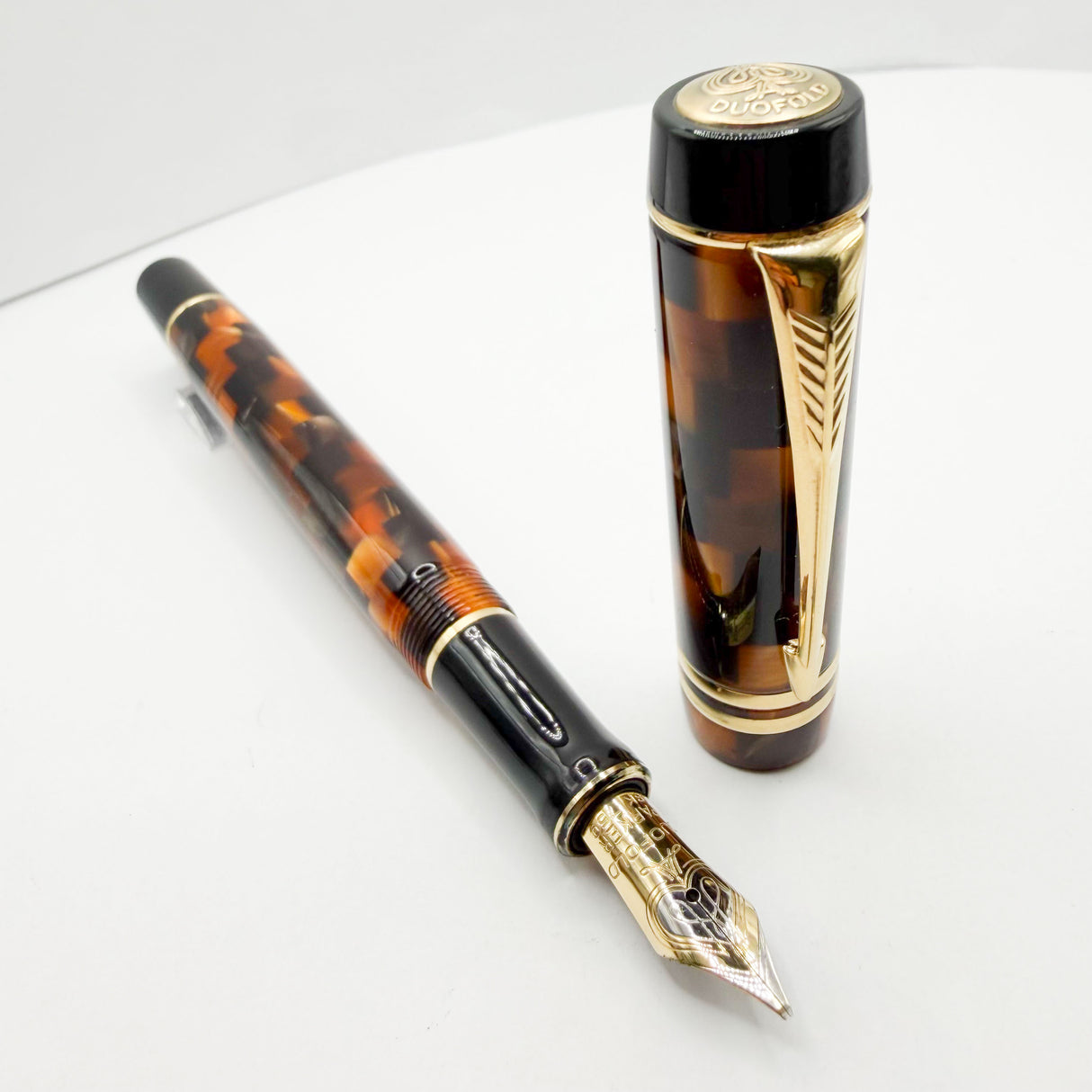 Parker Duofold Amber Check International Fountain Pen - Medium Italic 18kt Gold Nib