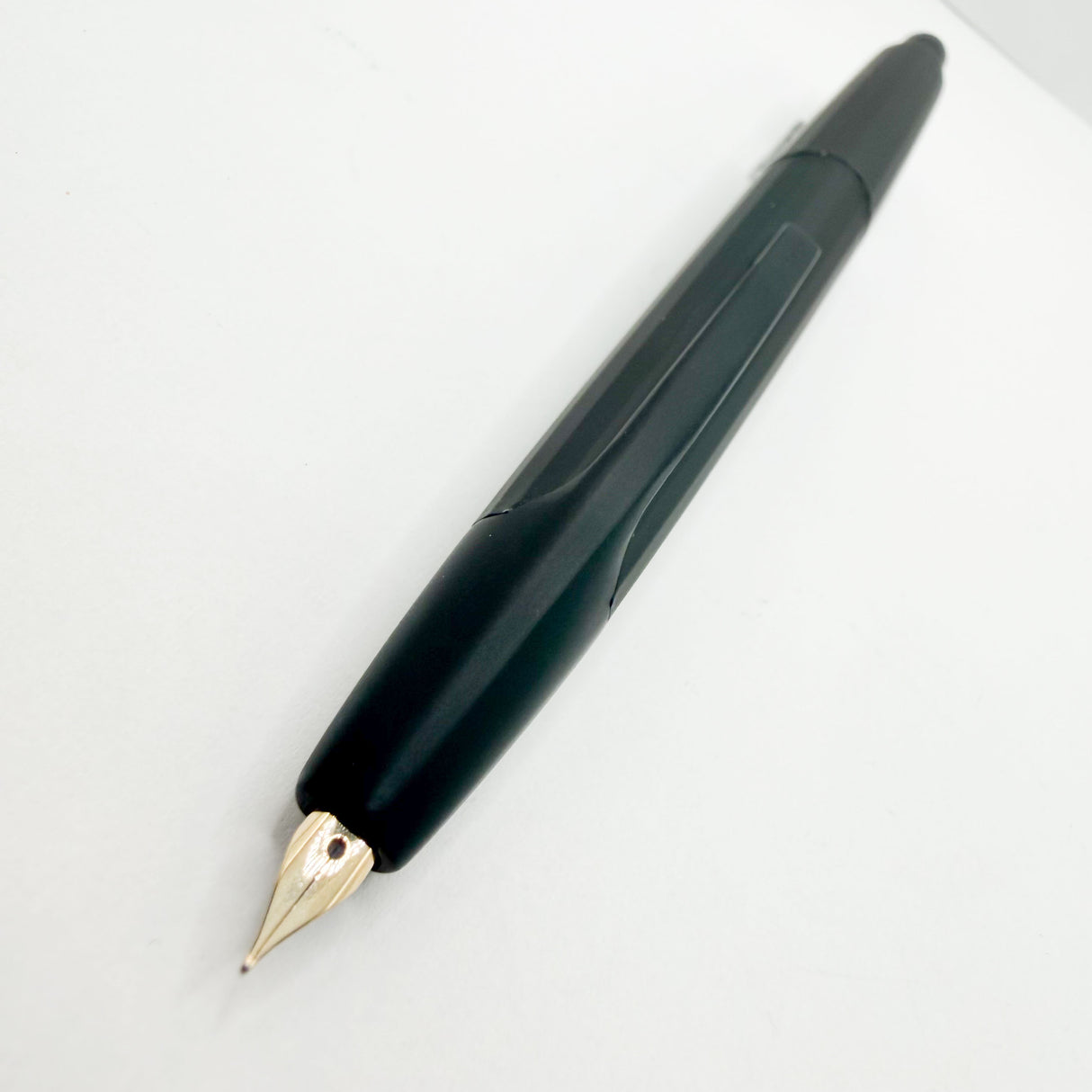 Pilot Namiki Black Matte Vanishing Point Fountain Pen - 1990s Style Multi-Facetted  Body  - Fine 14kt Gold  Nib