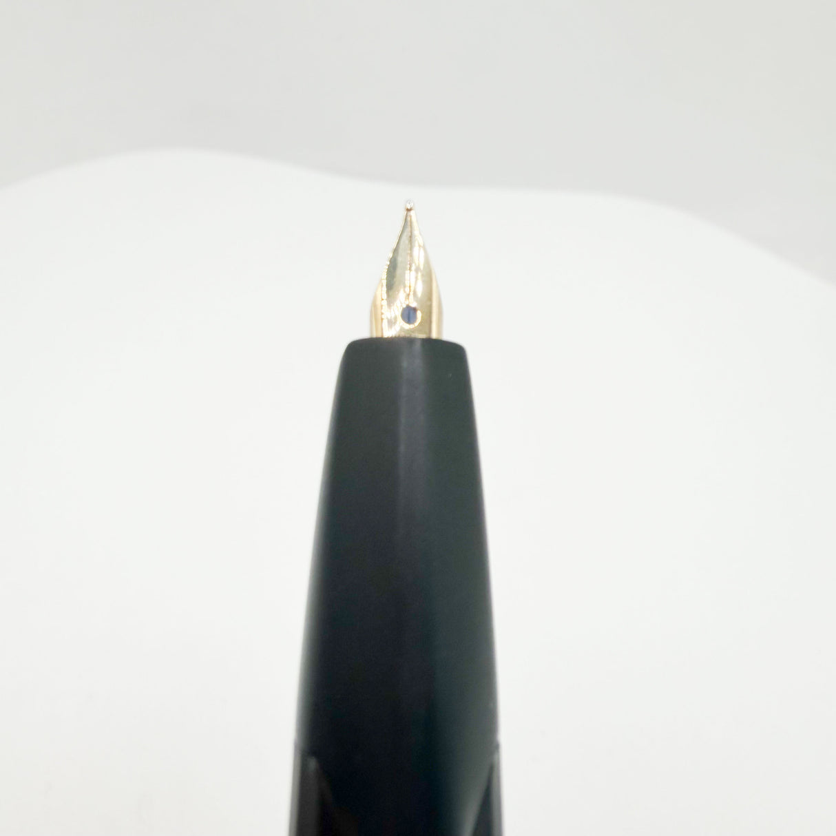 Pilot Namiki Black Matte Vanishing Point Fountain Pen - 1990s Style Multi-Facetted  Body  - Fine 14kt Gold  Nib
