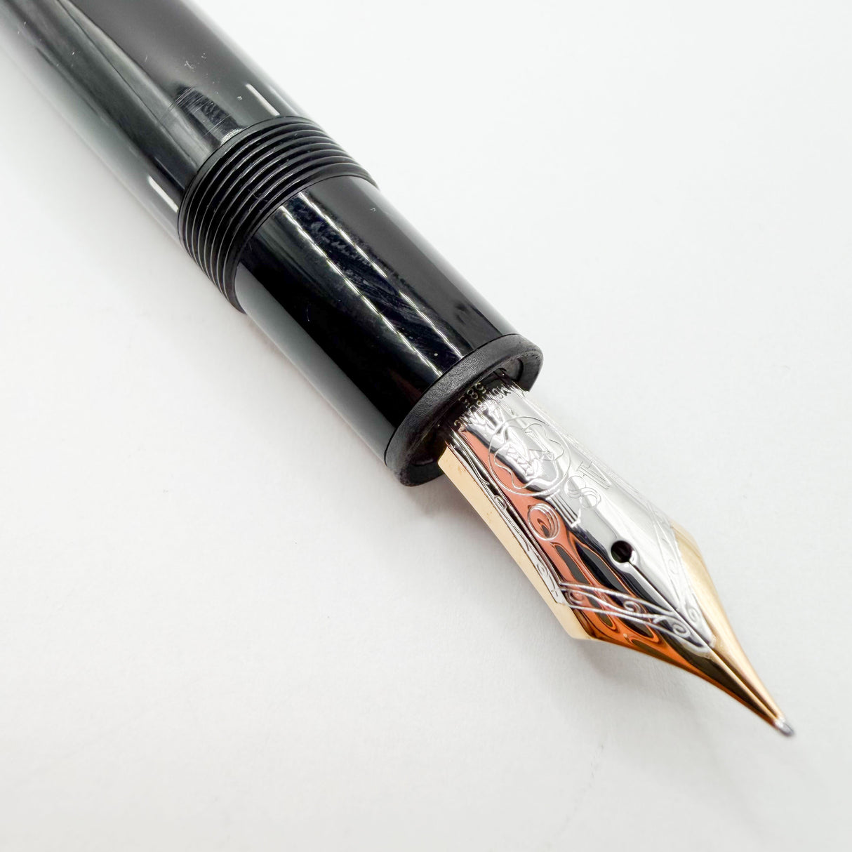 Montblanc Meisterstuck Black Resin #146 LeGrand Fountain Pen  - Fine 14kt  Gold Nib