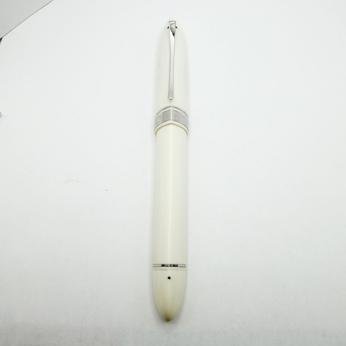 OMAS White 360 Triangular Fountain Pen - Flexible Fine 18kt Gold Nib
