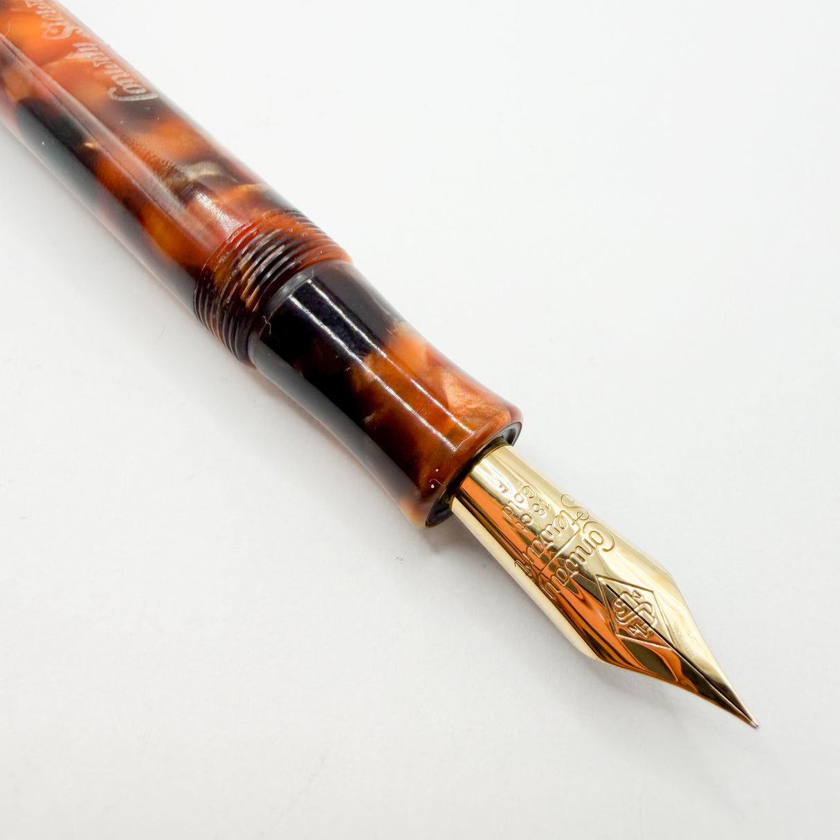 Conway Stewart Bracket Brown Marble "Duro for Fahrneys" Fountain Pen - Fine 18kt Gold Nib - Circa 2008