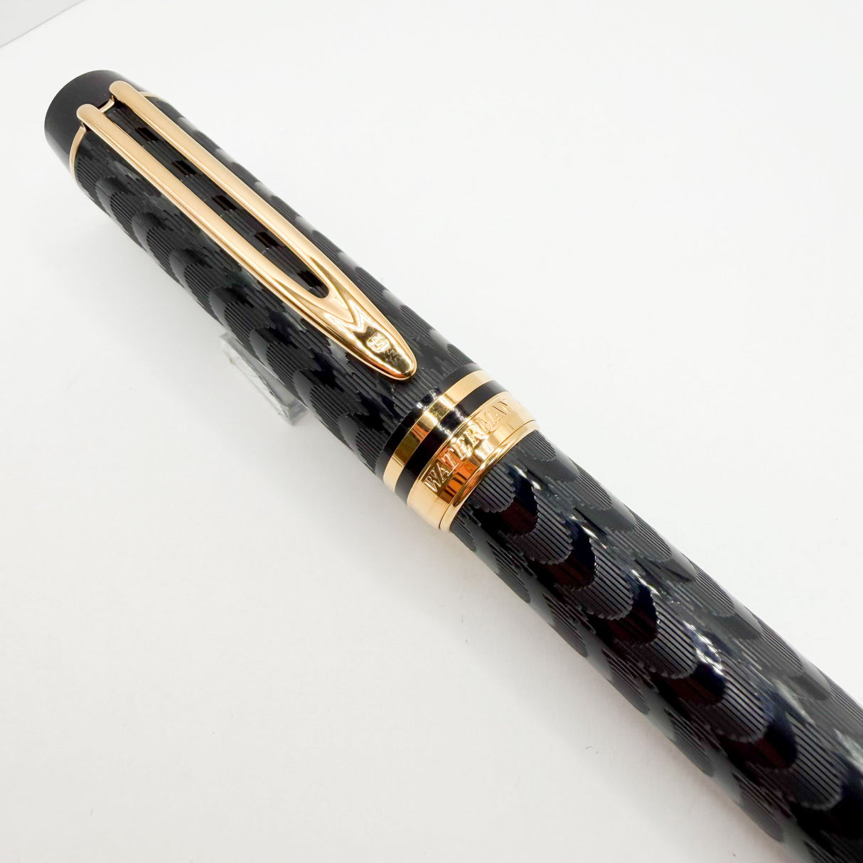 Waterman Man 100 Opera Black Chased  Fountain Pen - Fine 18kt Gold Nib