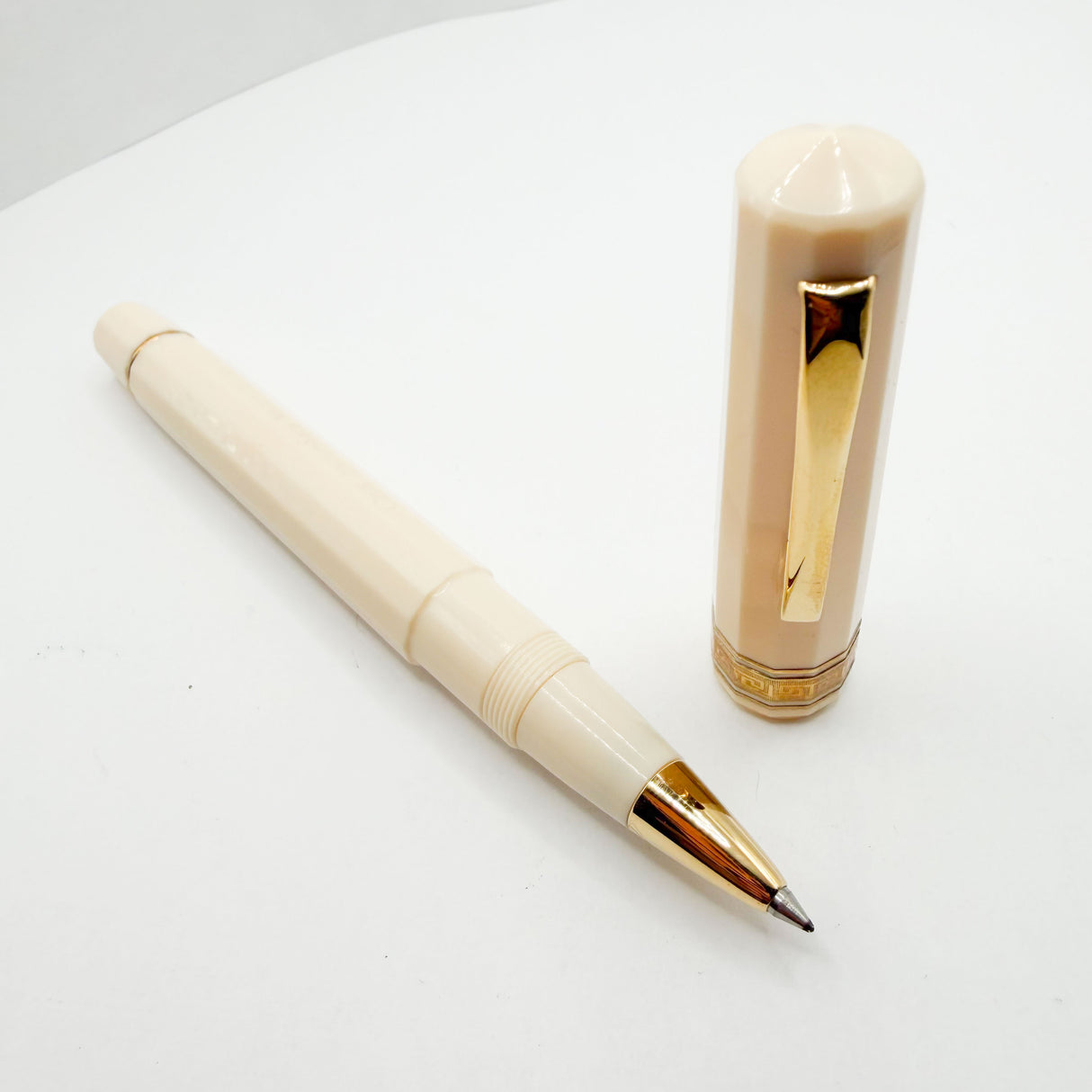 OMAS Ivory Vegetal Resin Bibliotheque Nationale Paragon Rollerball
