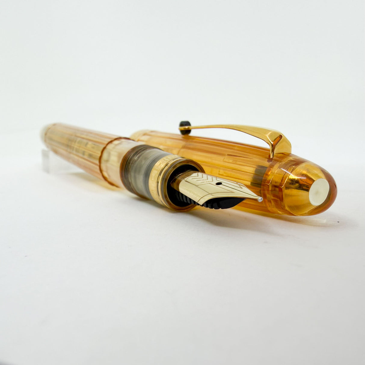 OMAS "Vision" Ogiva Transparent Fluted Demonstrator Fountain Pen - Extra Fine 18kt Gold Nib