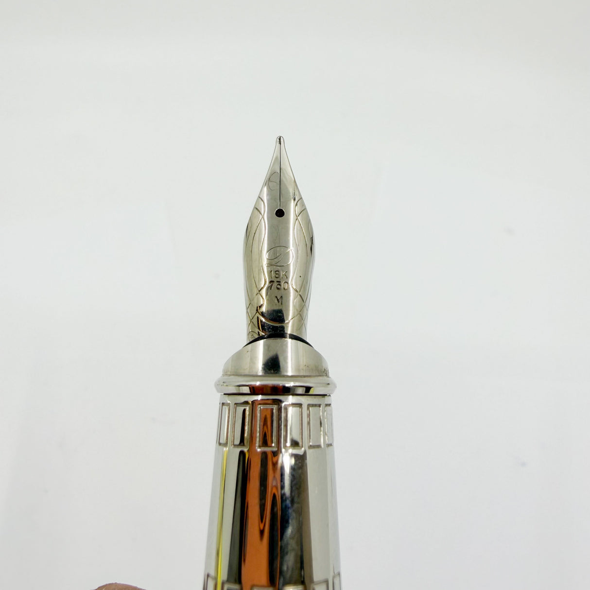 S.T. DuPont Statue of Liberty Limited Edition Fountain Pen - Medium 18kt Gold Nib