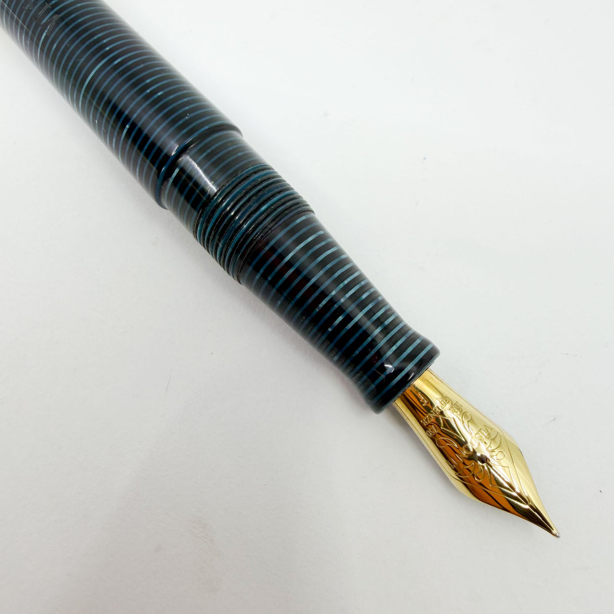 Visconti Manhattan Blue Celluloid Fountain Pen  - Fine 18kt Gold Nib