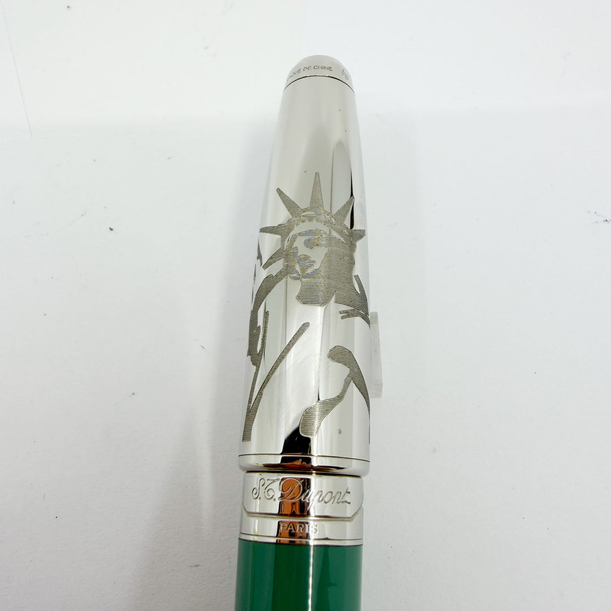 S.T. DuPont Statue of Liberty Limited Edition Fountain Pen - Medium 18kt Gold Nib