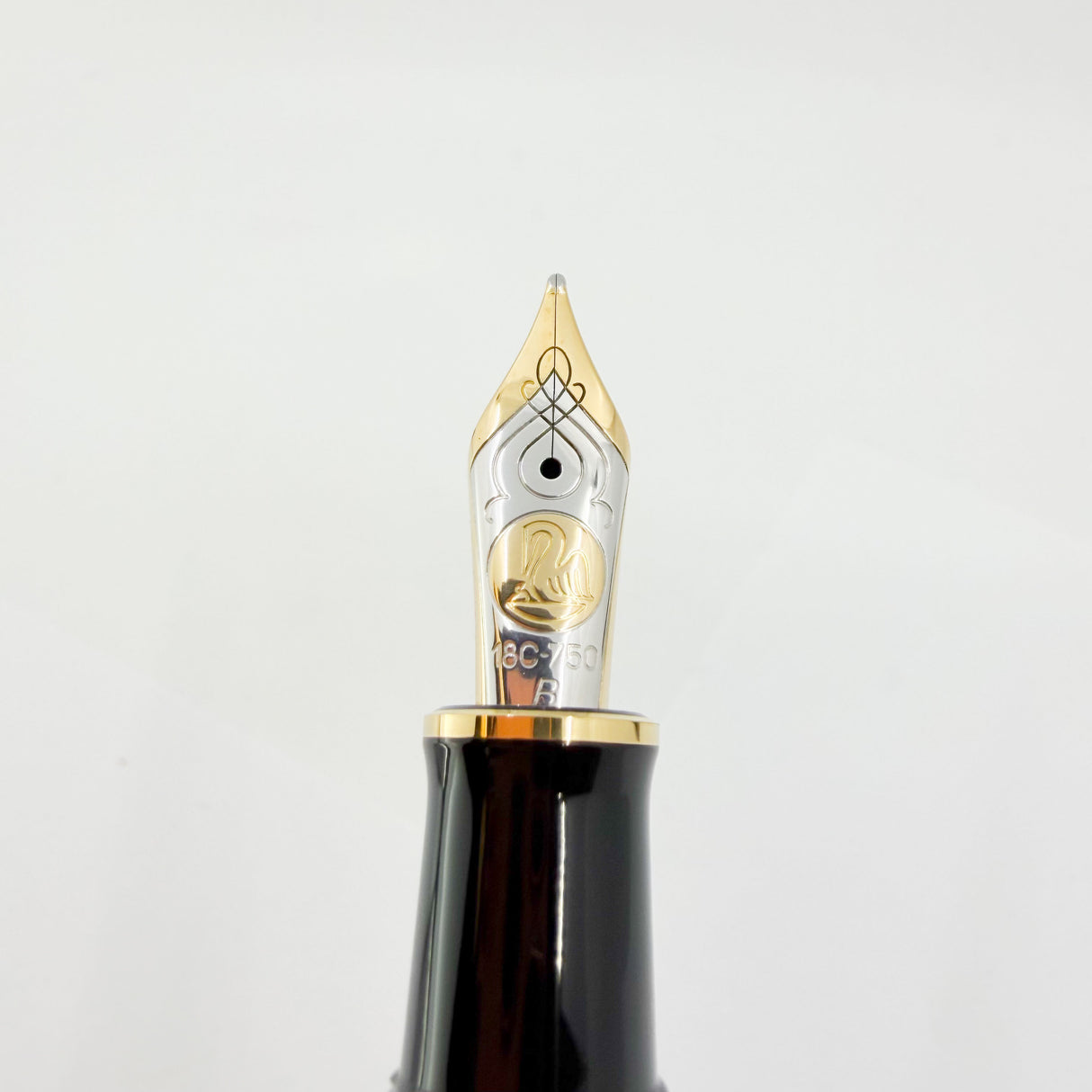Pelikan M800 Souveran Burnt Orange  Fountain  Pen - Broad 18kt Gold Nib