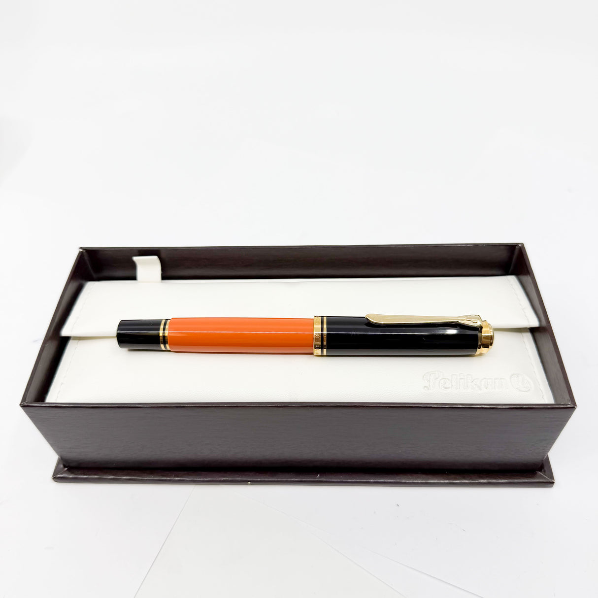 Pelikan M800 Souveran Burnt Orange  Fountain  Pen - Broad 18kt Gold Nib