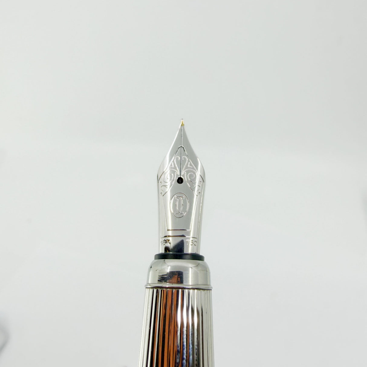 Cartier - Louis Cartier Black Composite Ribbed Fountain Pen - Fine 18kt Gold Nib