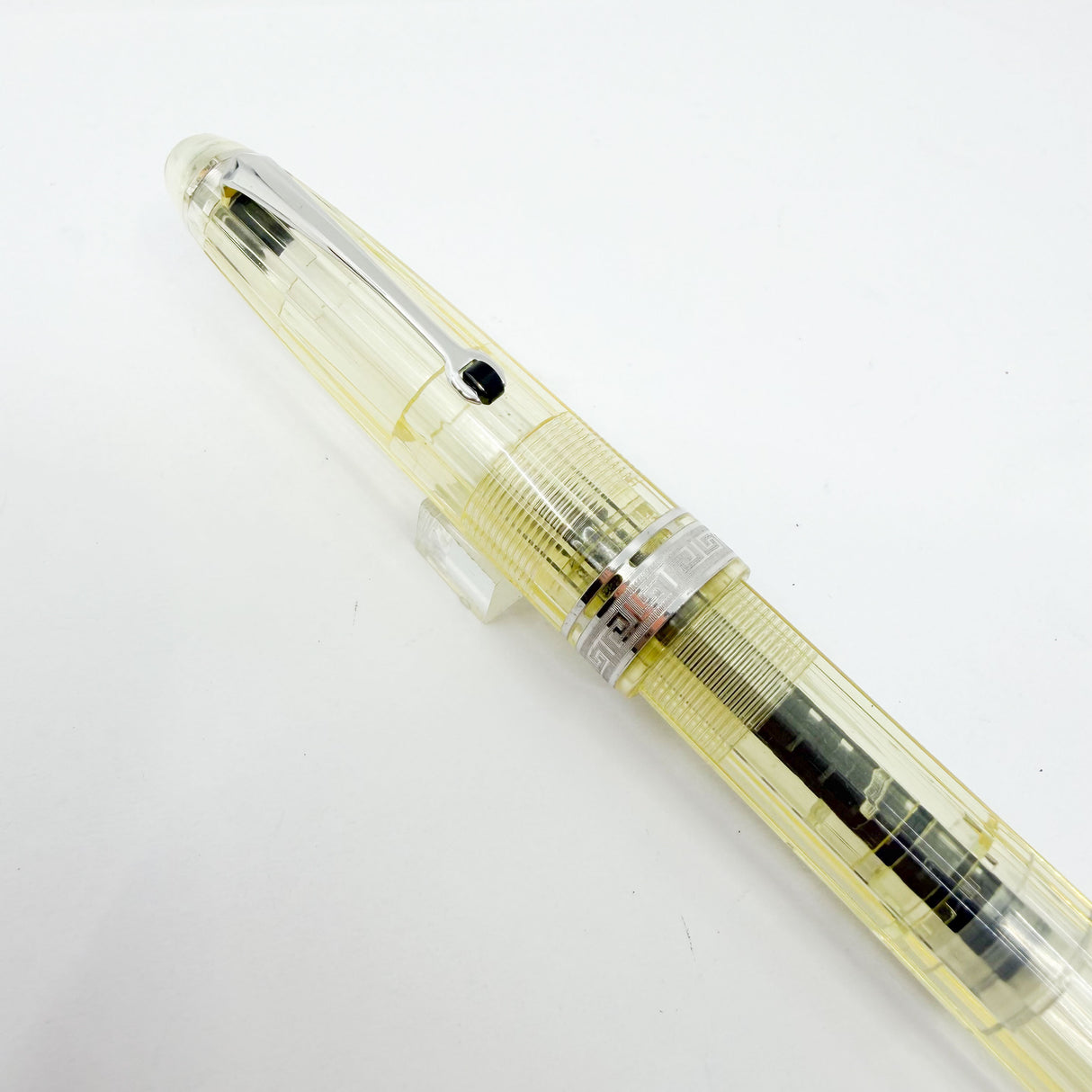 OMAS "Vision" Ogiva Transparent Fluted Demonstrator Fountain Pen - Fine 18kt Gold Nib
